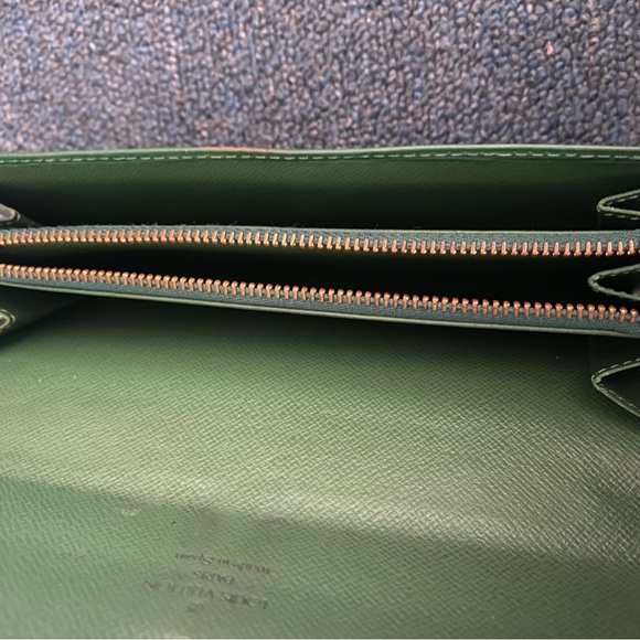 Louis Vuttion Green Epi leather Sarah wallet - Picture 8 of 14